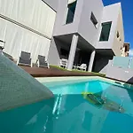 Villa Almendros